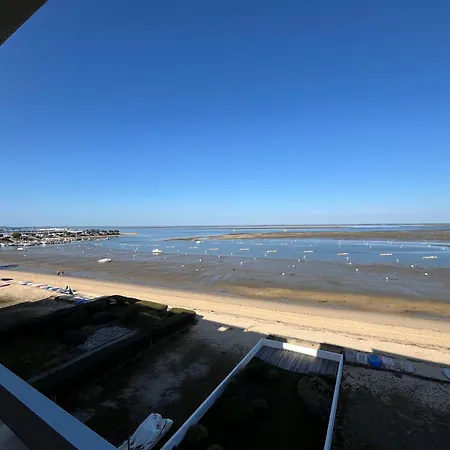 Appartement - T3 Avec Terrasse, Vue Et Parking - Fr-1-319-593 *